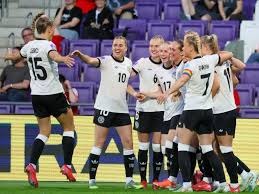 抖音小游戏携手“星推官”女流66开启全新内容经营时代